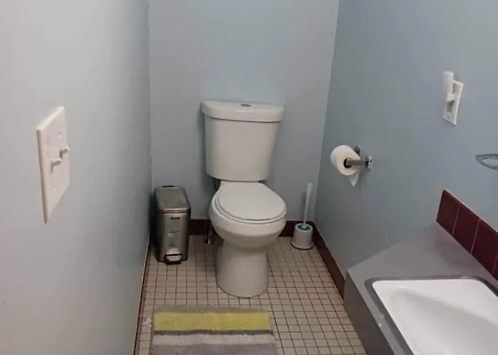 3 Beds, Homey, Spacious, Stadiums, Free Parking, Parks Pittsburgh