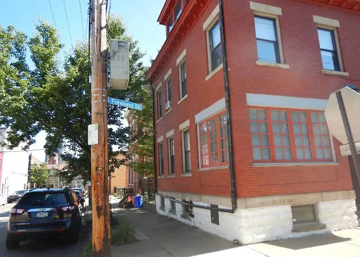 3 Beds, Homey, Spacious, Stadiums, Free Parking, Parks